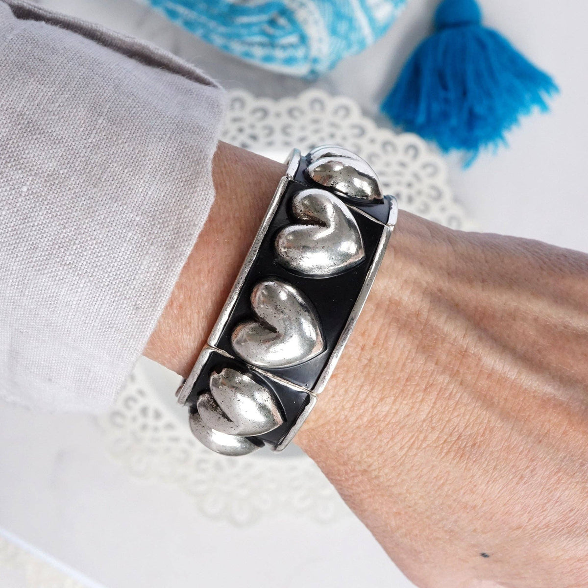 Western Stretchy Hearts Bangle in Rustic Silver Tone