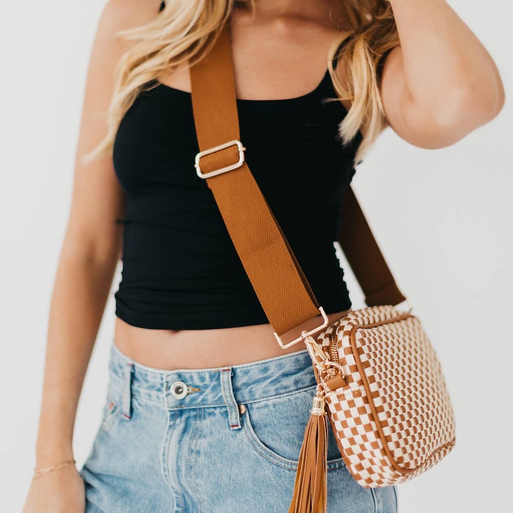 Pretty Simple - Woven Willow Camera Crossbody Bag